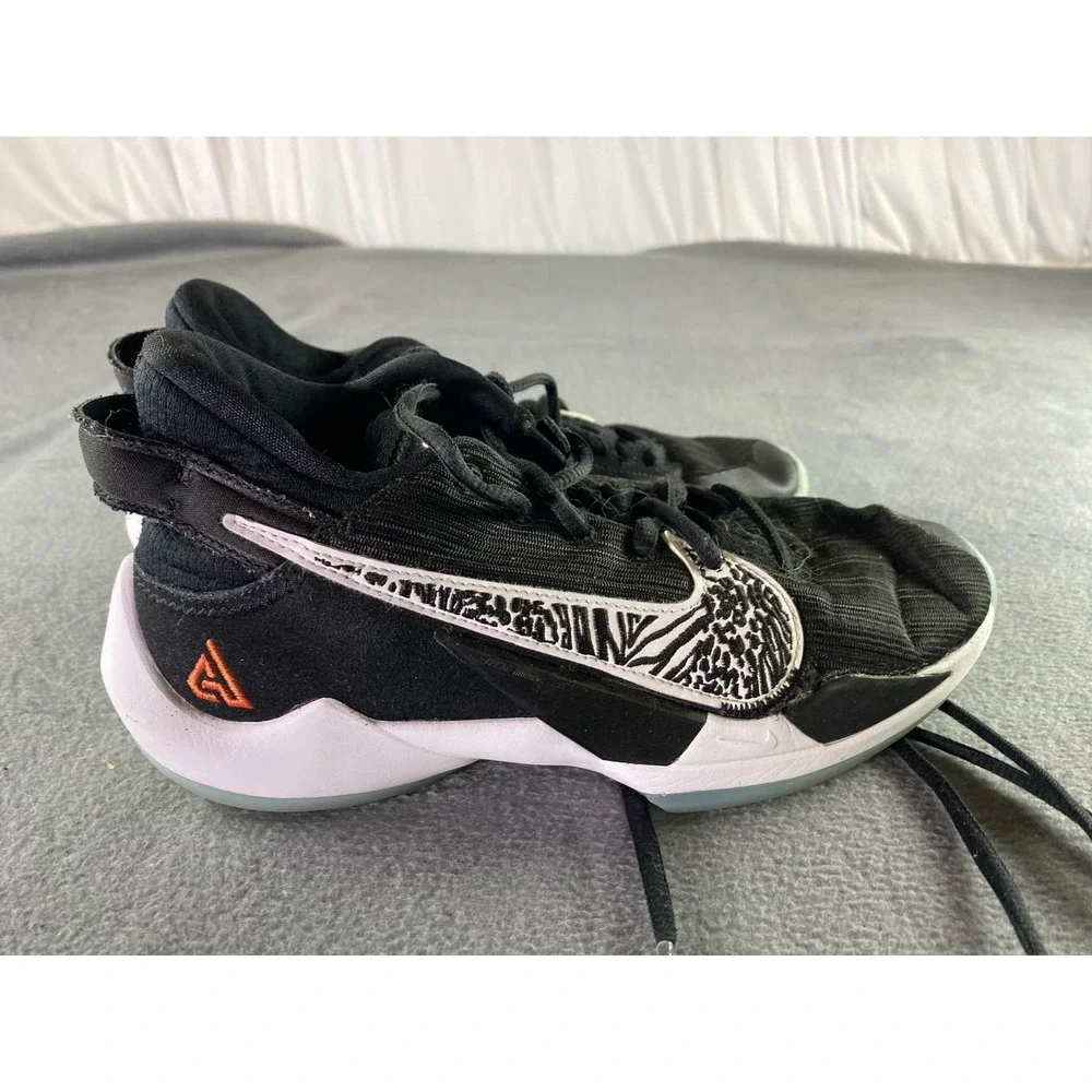 Nike Zoom‎ Freak 2 CN8574-001 Black Basketball Shoes Boys 5y